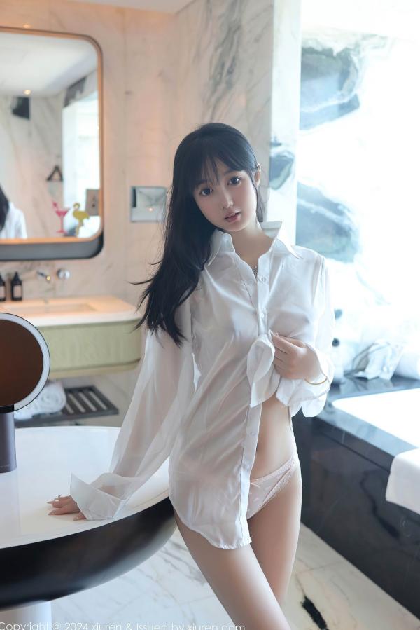   秀人网林好好9251首套写真：纯欲风白色衬衣，室内私房大片，极致长腿与清纯撩人瞬间第67张图片