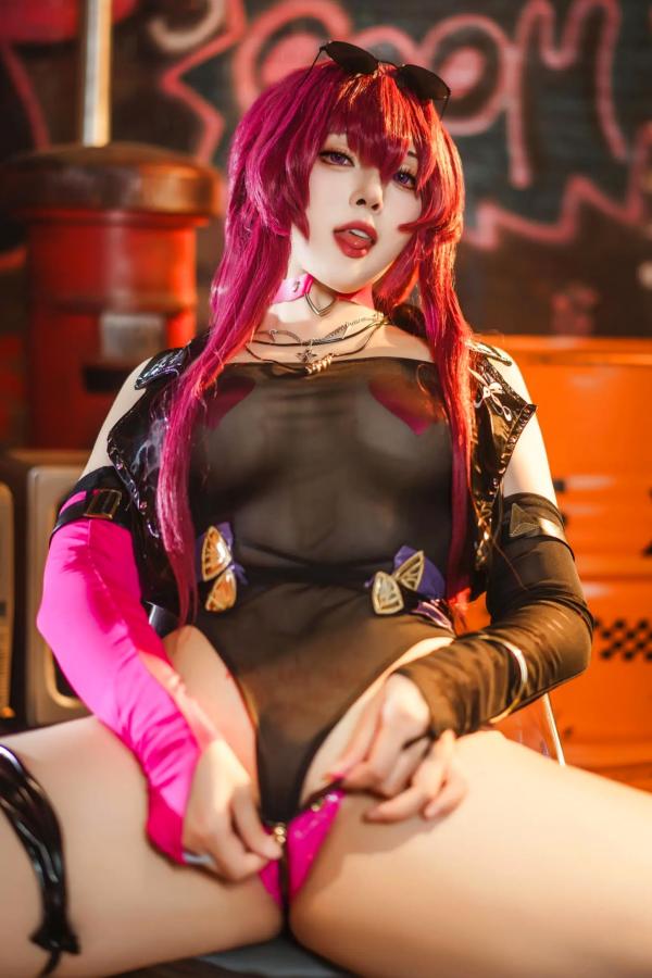    Natsuko夏夏子《崩坏·星穹铁道》卡芙卡极致朋克COS，大尺度角色扮演，性感写真套图[60P]第33张图片