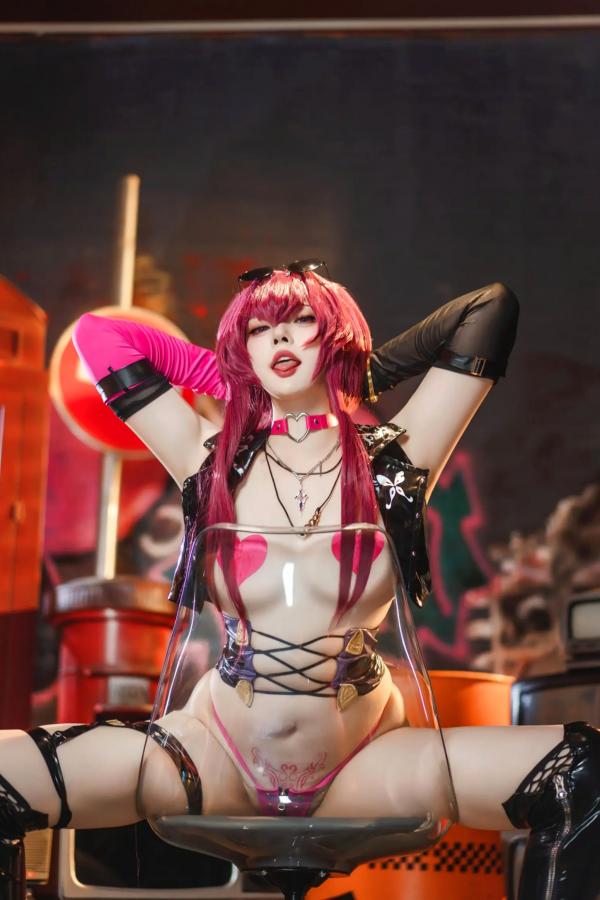    Natsuko夏夏子《崩坏·星穹铁道》卡芙卡极致朋克COS，大尺度角色扮演，性感写真套图[60P]第43张图片