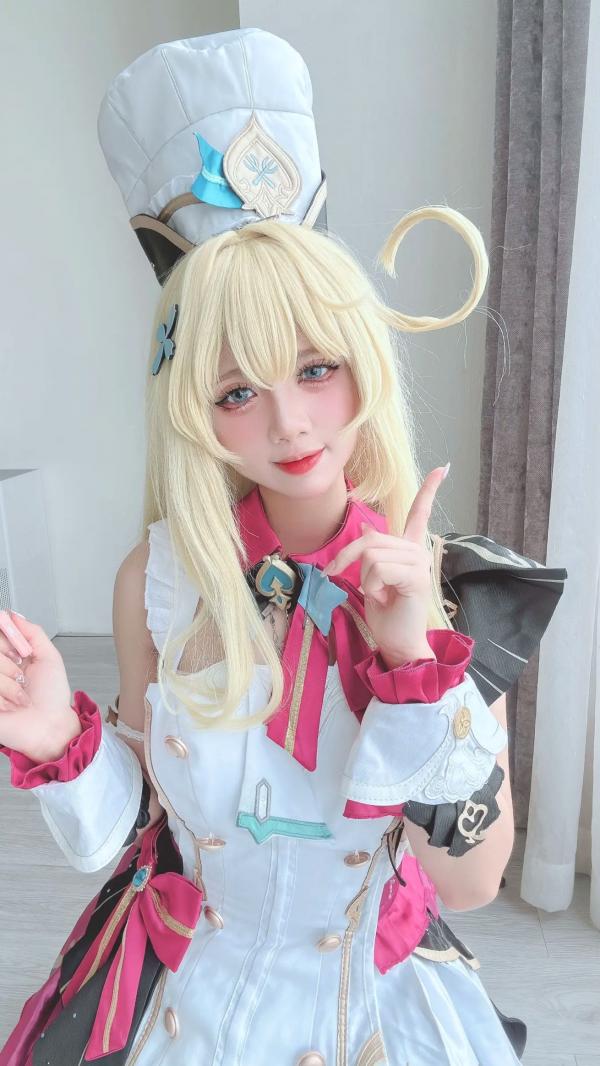    PoppaChan - Escoffier Cosplay大尺度私房写真，精致金发厨娘角色扮演，高颜值萝莉诱惑第12张图片