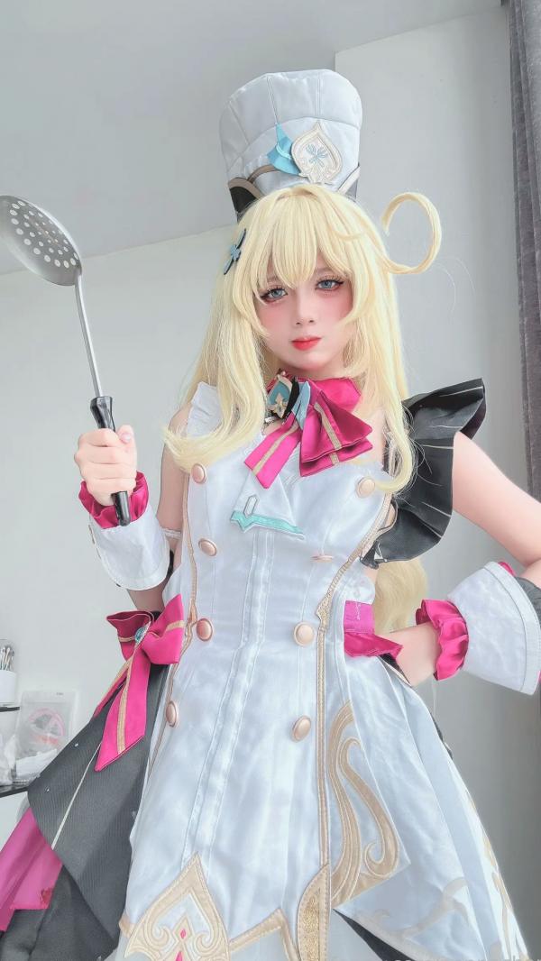    PoppaChan - Escoffier Cosplay大尺度私房写真，精致金发厨娘角色扮演，高颜值萝莉诱惑第16张图片