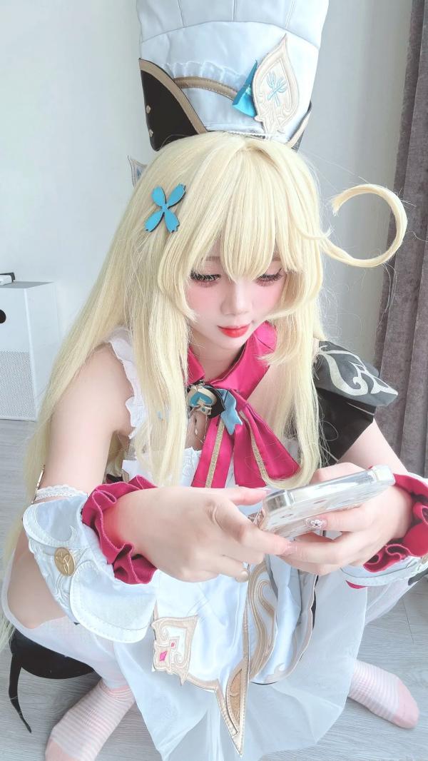    PoppaChan - Escoffier Cosplay大尺度私房写真，精致金发厨娘角色扮演，高颜值萝莉诱惑第19张图片