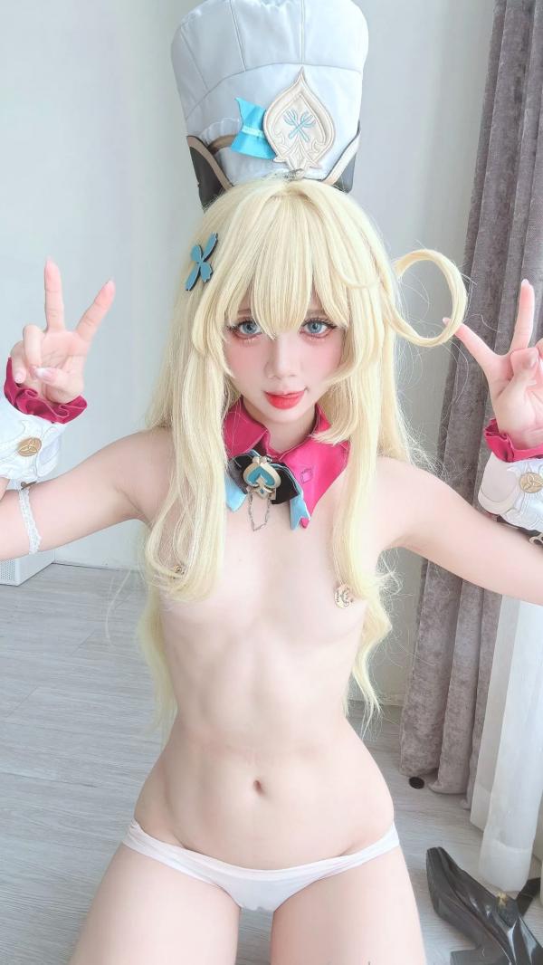   PoppaChan - Escoffier Cosplay大尺度私房写真，精致金发厨娘角色扮演，高颜值萝莉诱惑第30张图片