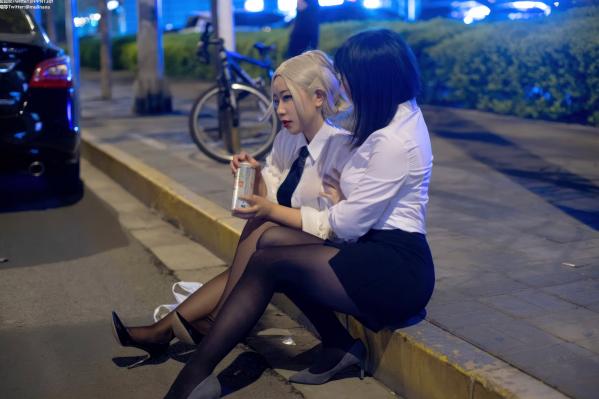    皮皮奶&穆零Mu0 - 百合OL私房写真，夜色街拍与制服诱惑，双子女神亲密缠绵，气质与身材的视觉盛宴 [51P]第6张图片