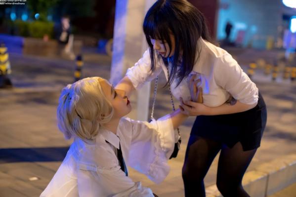    皮皮奶&穆零Mu0 - 百合OL私房写真，夜色街拍与制服诱惑，双子女神亲密缠绵，气质与身材的视觉盛宴 [51P]第12张图片