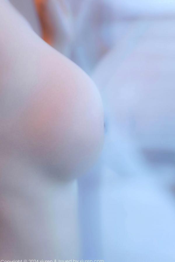    XiuRen秀人网-9247-小蛮妖Yummy-职场OL风极致诱惑-灰T白窄裙透肉丝袜与美腿写真-2024.10.08第72张图片