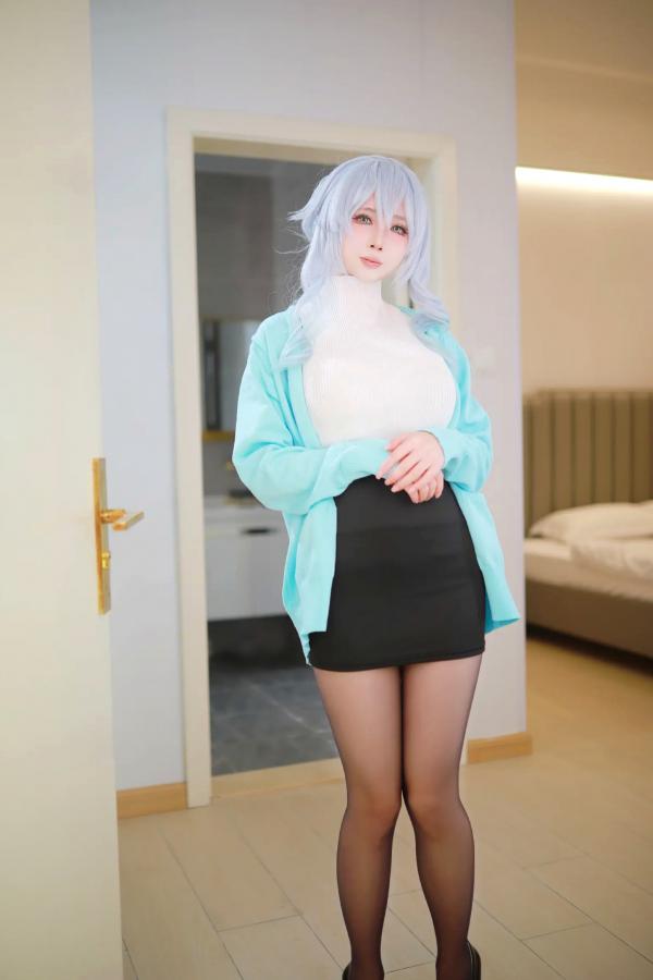    上杉绘梨落 - 深冬雪乃：精致动漫角色扮演，私房居家性感丝袜诱惑写真第1张图片