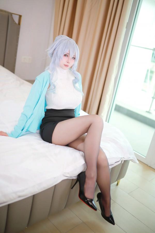    上杉绘梨落 - 深冬雪乃：精致动漫角色扮演，私房居家性感丝袜诱惑写真第25张图片