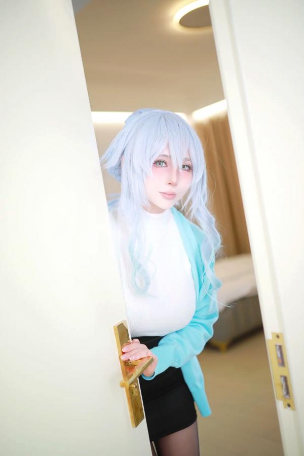    上杉绘梨落 - 深冬雪乃：精致动漫角色扮演，私房居家性感丝袜诱惑写真第30张图片