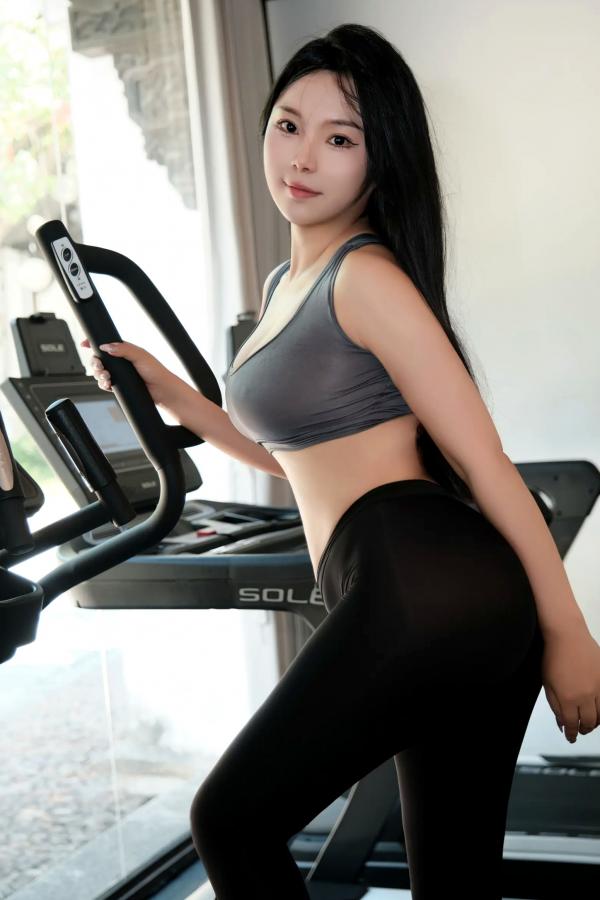    麦田 - 健身房中的故事：健身房极致诱惑，紧身瑜伽服尽显火辣诱人曲线第81张图片