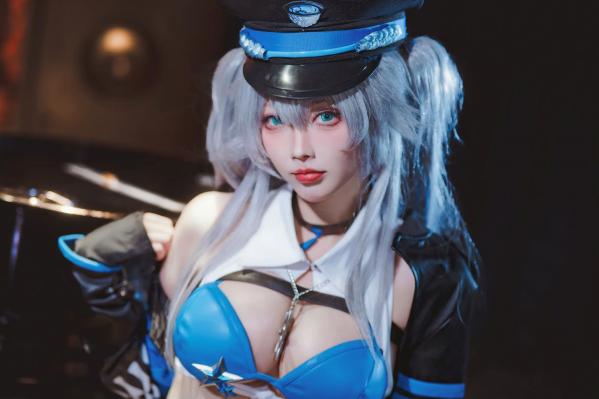    宫本桜 - 交错战线刃齿女警COS高清图，赛博朋克风性感御姐制服诱惑，工业风街头摄影视觉盛宴 [22P]第19张图片