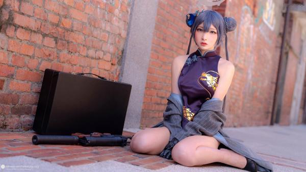    Fantasy-Factory-小丁Ding《蔚蓝档案》妃咲Cosplay，冷艳御姐旗袍街拍，山海经统帅的霸气与性感造型展示第25张图片