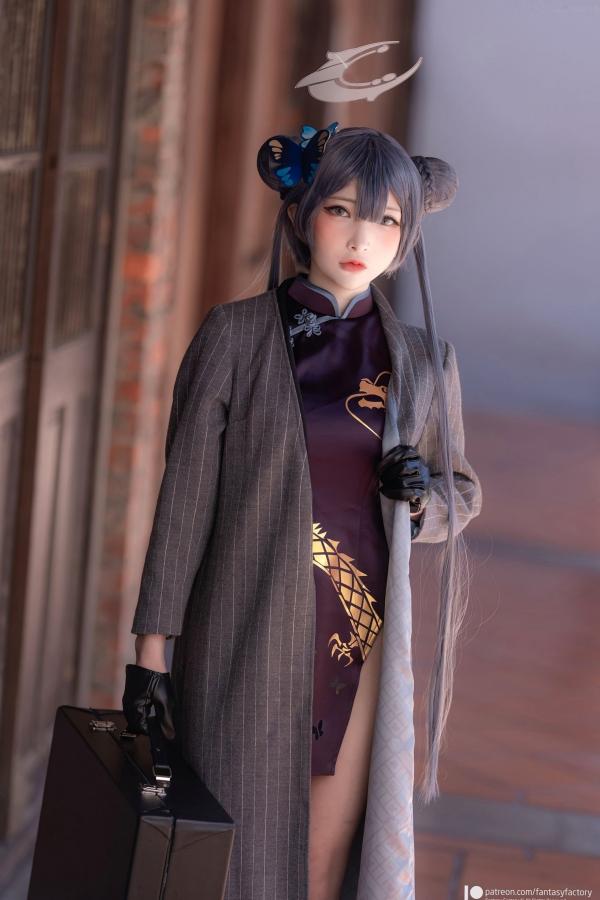    Fantasy-Factory-小丁Ding《蔚蓝档案》妃咲Cosplay，冷艳御姐旗袍街拍，山海经统帅的霸气与性感造型展示第38张图片