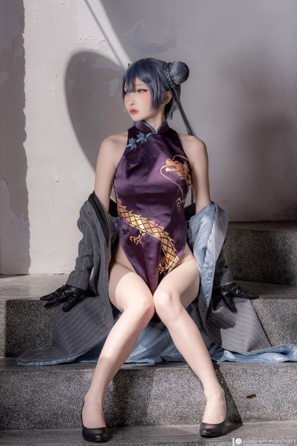    Fantasy-Factory-小丁Ding《蔚蓝档案》妃咲Cosplay，冷艳御姐旗袍街拍，山海经统帅的霸气与性感造型展示第41张图片