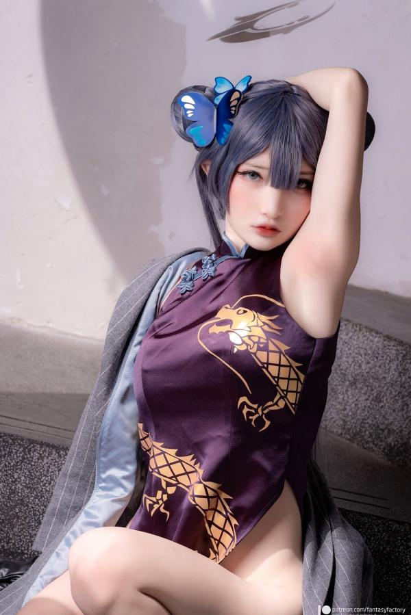    Fantasy-Factory-小丁Ding《蔚蓝档案》妃咲Cosplay，冷艳御姐旗袍街拍，山海经统帅的霸气与性感造型展示第46张图片
