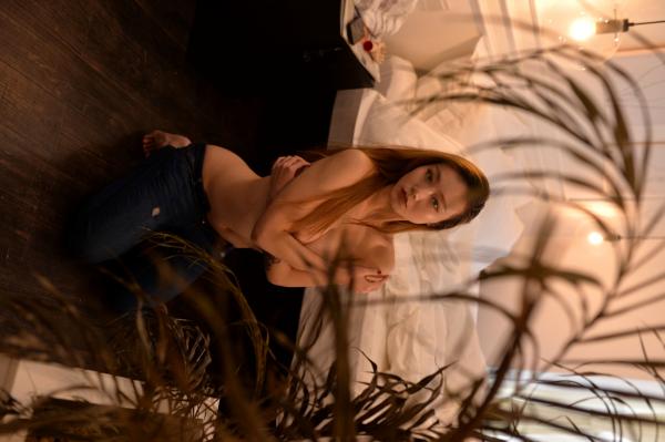   XR-Uncensored安然私拍：卧室牛仔裤性感写真，极品尤物身材展现极致诱惑，秀人网R18内购无圣光系列大尺度佳作第146张图片