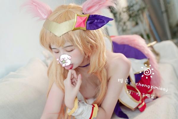    橙子喵酱-阿狸星之守护者COS私房大尺度写真，清纯童颜演绎极致诱惑，极品角色扮演第18张图片