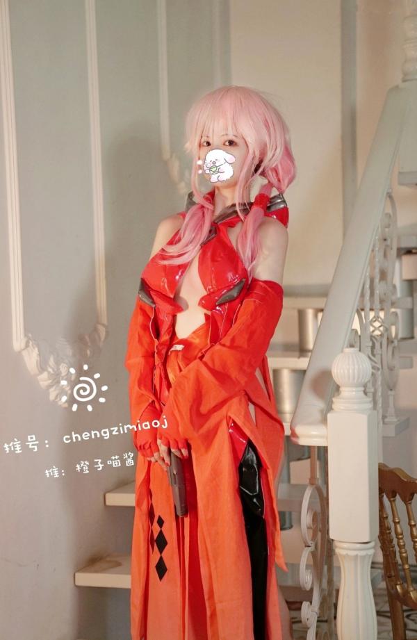   橙子喵酱-楪祈Cosplay：罪恶王冠同人福利，超还原粉发少女，大胆红色战斗服私房照合集第22张图片