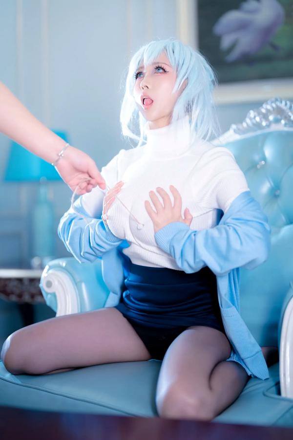    上杉绘梨落 - 雪女角色扮演浴室高清写真，蓝发黑丝高跟尽显诱惑私房魅力 [48P]第4张图片