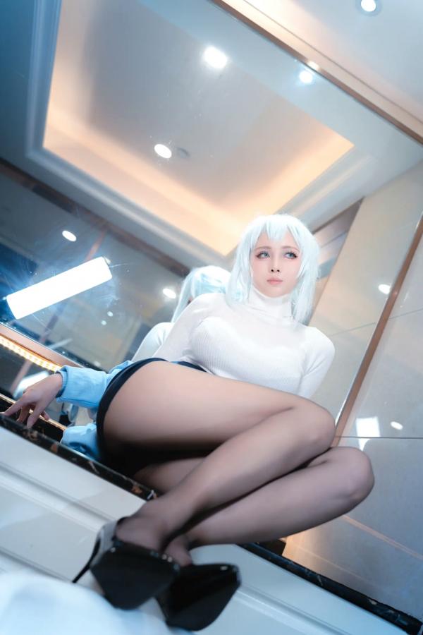    上杉绘梨落 - 雪女角色扮演浴室高清写真，蓝发黑丝高跟尽显诱惑私房魅力 [48P]第22张图片