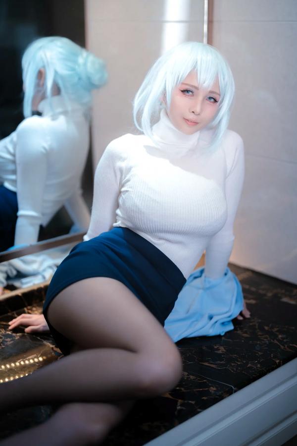    上杉绘梨落 - 雪女角色扮演浴室高清写真，蓝发黑丝高跟尽显诱惑私房魅力 [48P]第32张图片