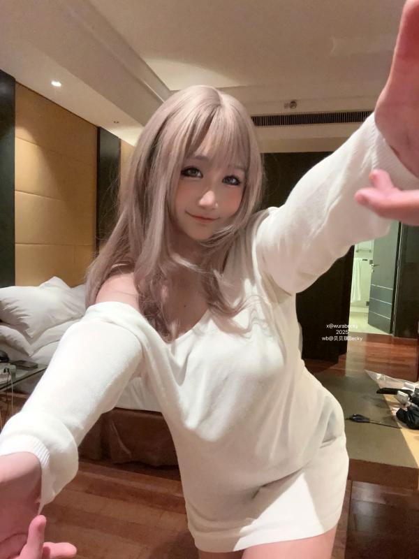    贝贝琪Becky私房肉感套图，居家内衣诱惑，展现极品曲线视觉盛宴 [44P]第30张图片