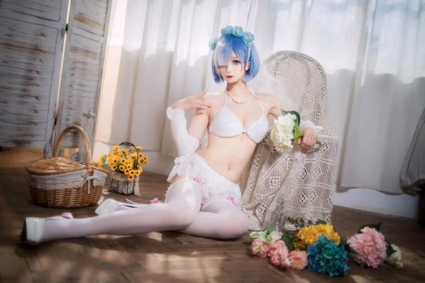    封疆疆v 蕾姆花嫁COS，二次元动漫游戏角色，纯白蕾丝内衣私房照，梦幻唯美，气质动人[26P]第14张图片