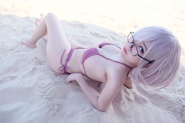    Potato-Godzilla-Mashu 动漫角色玛修沙滩比基尼性感COS写真第18张图片