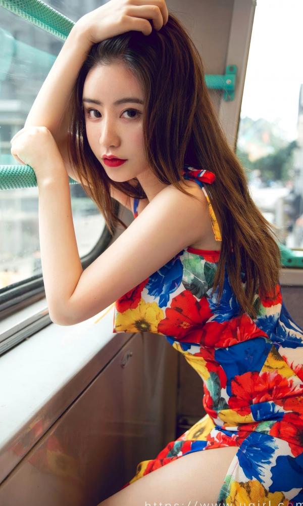    UGirls尤果圈-2906-绯月樱-《港式情人》城市巴士旅拍，亮眼花裙展修长美腿，都市御姐风情气质尽显，无圣光大尺度第5张图片