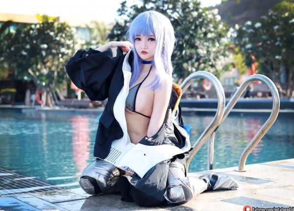    Potato-Godzilla-泳装-Meltryllis-二次元美少女角色扮演-泳池唯美私房写真第18张图片