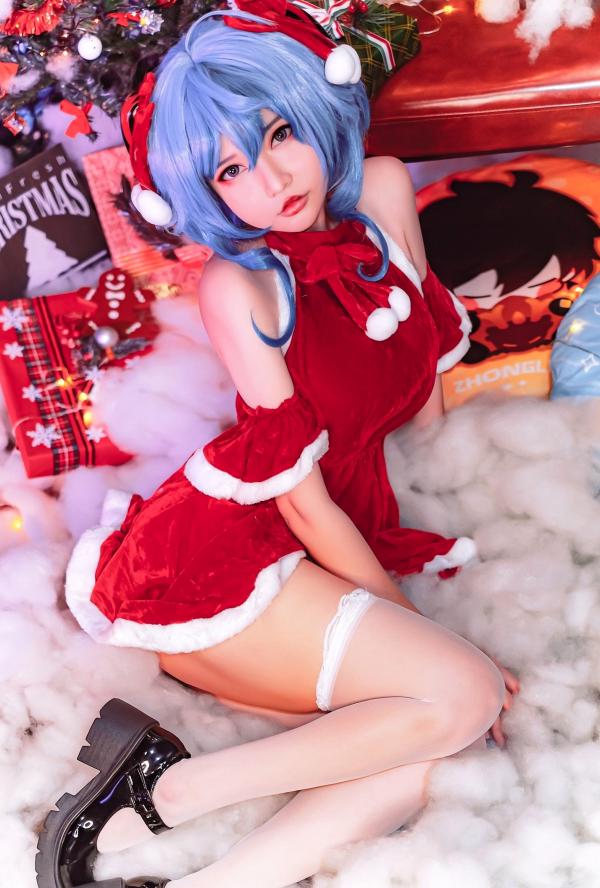    Potato-Godzilla甘雨圣诞装：节日氛围下的极致性感Cosplay私房写真，火辣身材与圣诞派对的视觉碰撞第3张图片