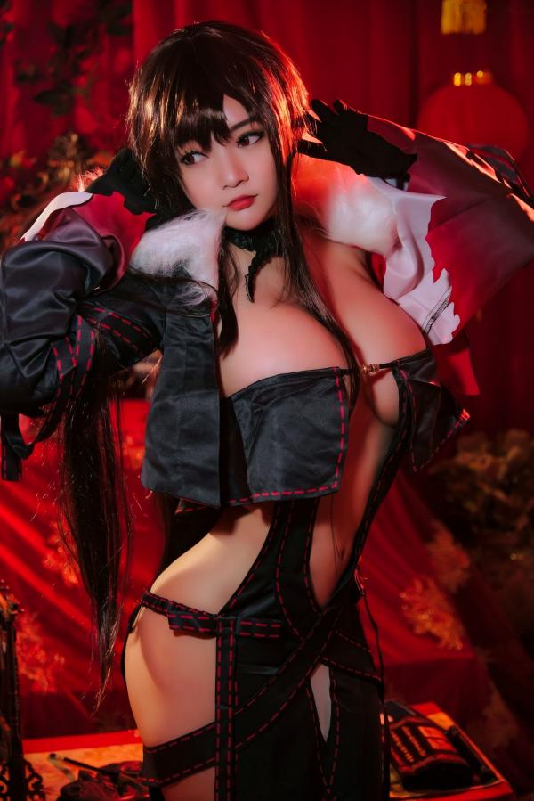    Potato-Godzilla-尤妙依-冷艳COS角色扮演，大胆红黑禁忌制服，曼妙曲线尽显诱惑魅力，极致野性，视觉享受第4张图片