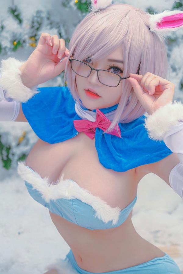    Potato-Godzilla-Mashu-FOU-XMas圣诞Cosplay私房照：粉发眼镜娘雪景福利写真第9张图片