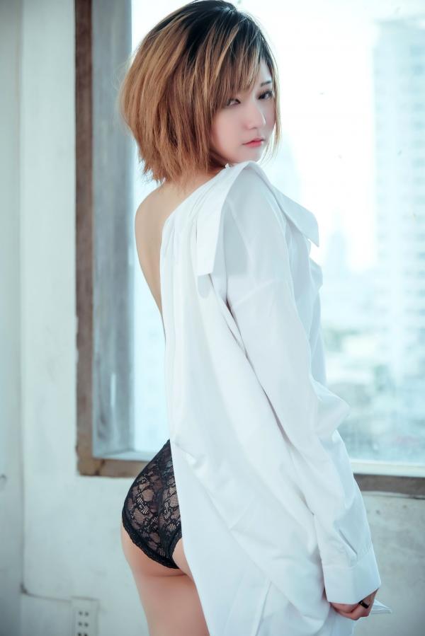   《Potato-Godzilla-Psycho-in-White》冷艳短发女神白衬衫私房诱惑系列第6张图片