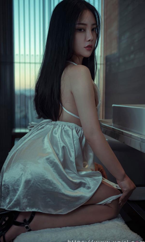    UGirlsApp尤果圈爱尤物-2863-模特合辑-《难以抑制》-2024.06.02-浴室私房写真，展现傲人曲线的极致性感内衣与泳装诱惑第11张图片