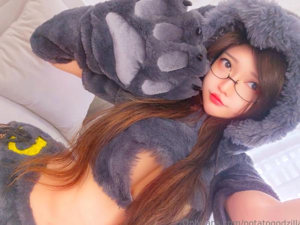    Potato-Godzilla-Umbreon 宝可梦伊布角色扮演私房写真，萌系与黑丝诱惑的极致碰撞第5张图片