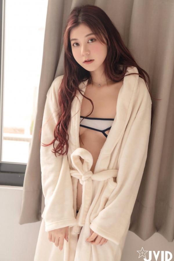    JVID-卡洛琳Caroline-帶學妹來一日溫泉之旅，极致私房大尺度写真，完美曲线展现诱惑美臀，绝美五官令人心动第2张图片