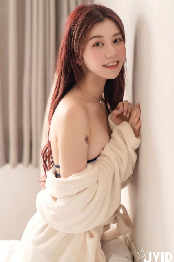   JVID-卡洛琳Caroline-帶學妹來一日溫泉之旅，极致私房大尺度写真，完美曲线展现诱惑美臀，绝美五官令人心动第21张图片