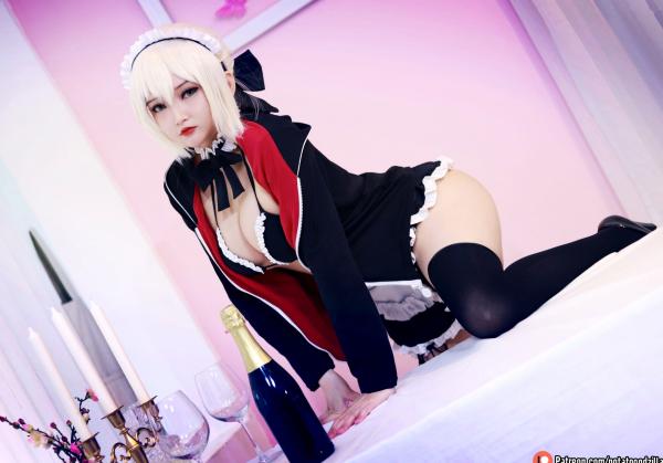    Potato-Godzilla-Saber性感女仆装Cosplay，私房诱惑系列，极致还原与美感并存第2张图片