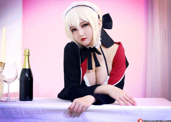    Potato-Godzilla-Saber性感女仆装Cosplay，私房诱惑系列，极致还原与美感并存第4张图片