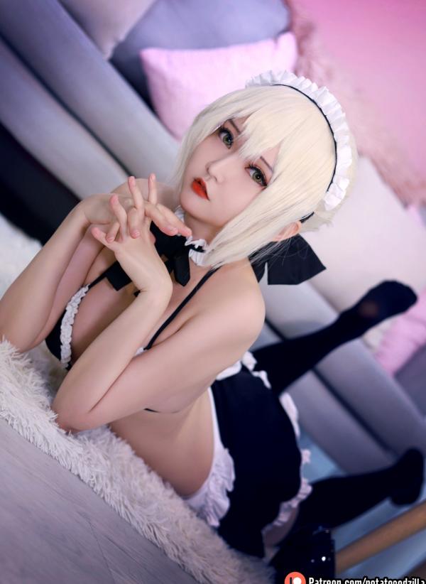    Potato-Godzilla-Saber性感女仆装Cosplay，私房诱惑系列，极致还原与美感并存第27张图片