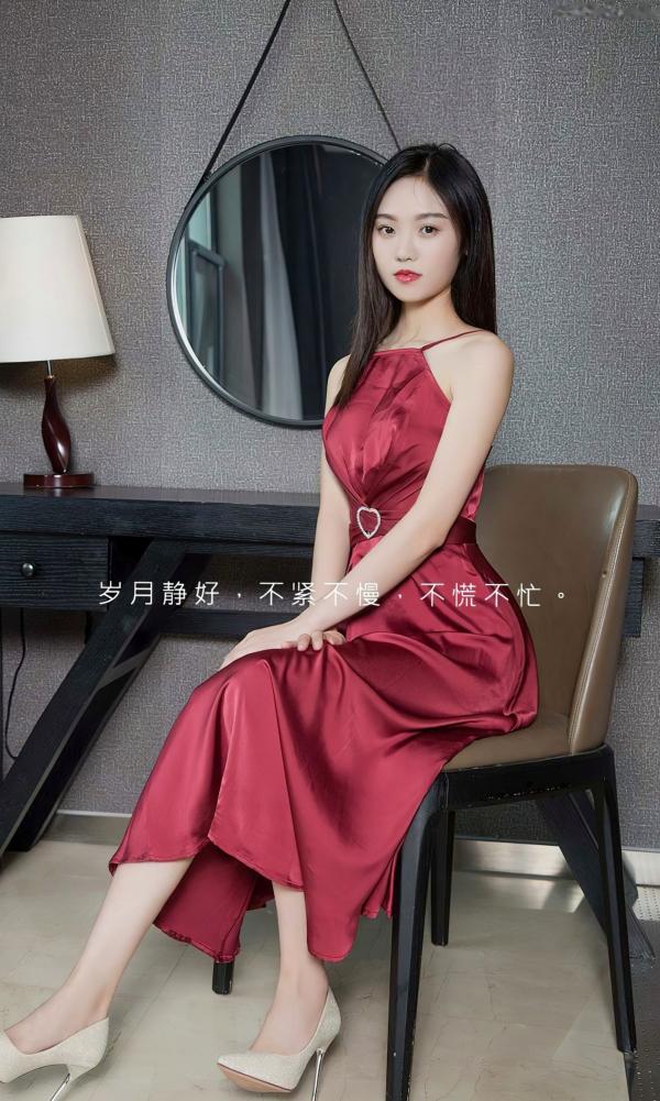    UGirlsApp尤果圈爱尤物-2839-倩倩-《平淡也温暖》-气质御女暗红色绸缎长裙私房美拍 (2024.05.01)第2张图片