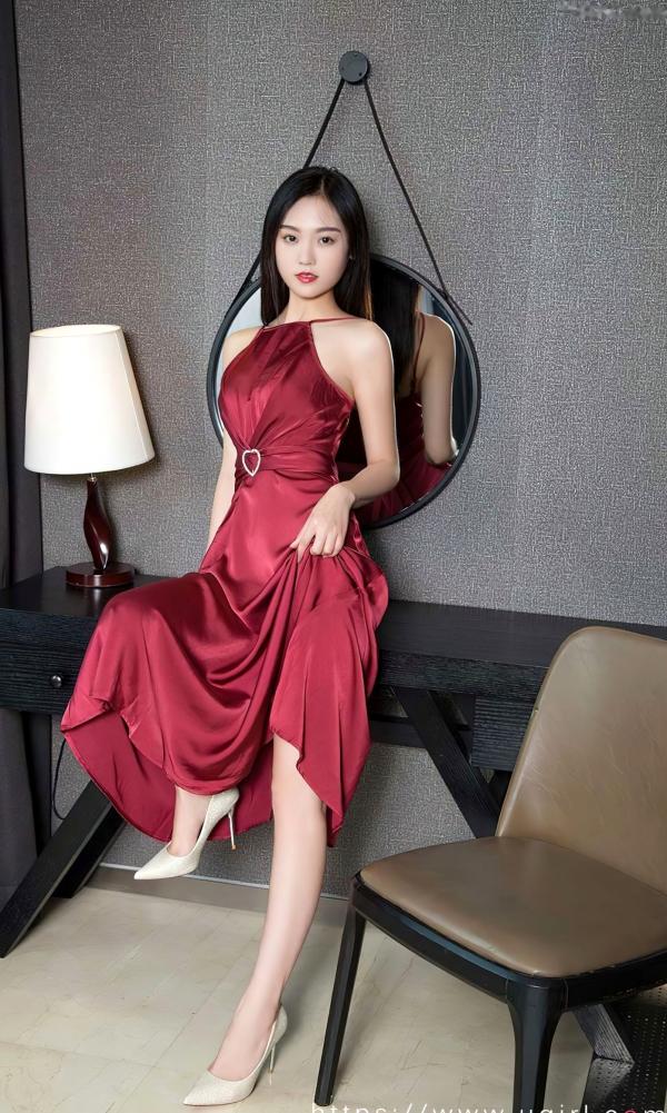    UGirlsApp尤果圈爱尤物-2839-倩倩-《平淡也温暖》-气质御女暗红色绸缎长裙私房美拍 (2024.05.01)第14张图片