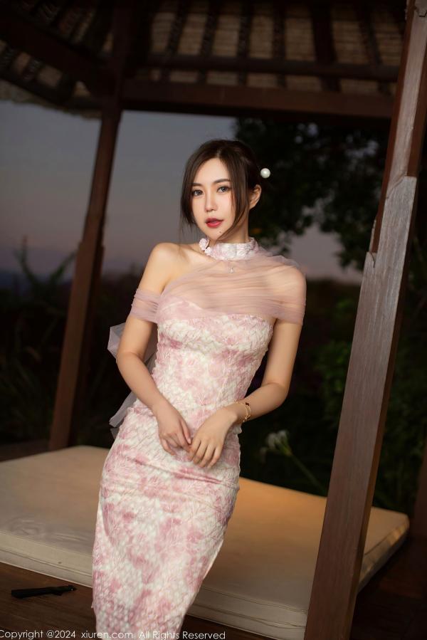    XiuRen秀人网：绮里嘉ula粉纹旗袍透视内衣，私房绝美诱惑，丝袜香艳，极致性感女神大尺度写真第3张图片