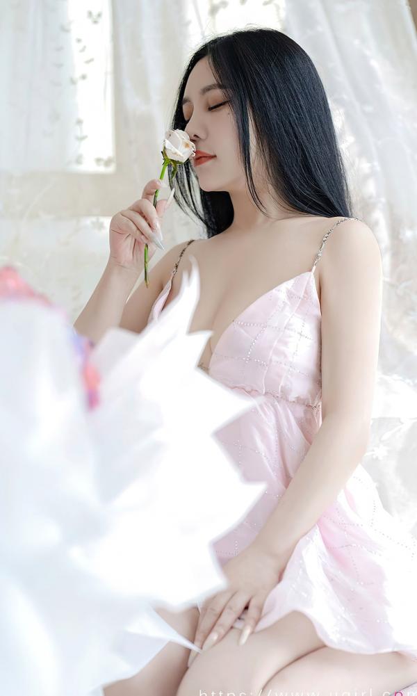    UGirls尤果圈nana苏拉《只想爱你》：粉色绸缎睡裙私房写真，唯美光影下的浪漫温婉之感第6张图片