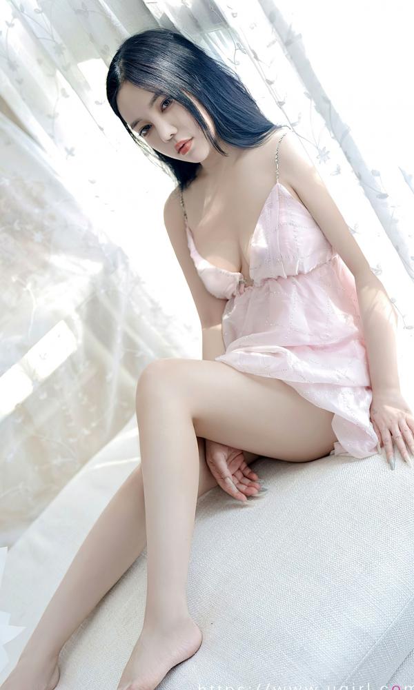    UGirls尤果圈nana苏拉《只想爱你》：粉色绸缎睡裙私房写真，唯美光影下的浪漫温婉之感第22张图片