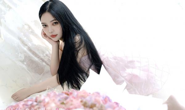    UGirls尤果圈nana苏拉《只想爱你》：粉色绸缎睡裙私房写真，唯美光影下的浪漫温婉之感第30张图片