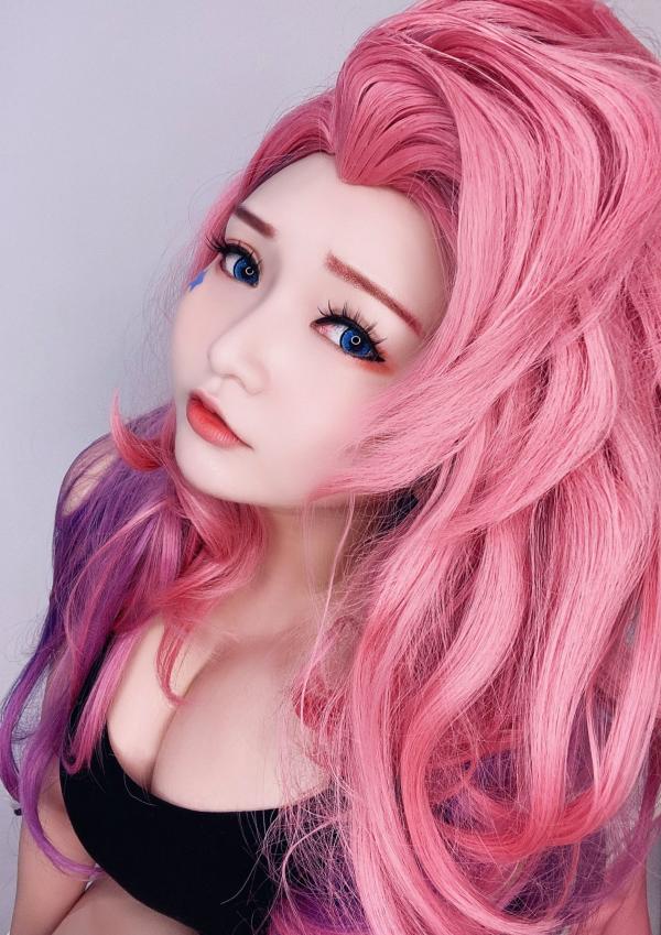    Potato-Godzilla 萨勒芬妮 Cosplay：英雄联盟人气角色还原，黑丝内衣诱惑，展现波涛胸涌的迷人曲线，二次元甜美写实大片第4张图片