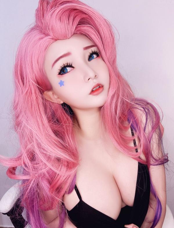    Potato-Godzilla 萨勒芬妮 Cosplay：英雄联盟人气角色还原，黑丝内衣诱惑，展现波涛胸涌的迷人曲线，二次元甜美写实大片第11张图片