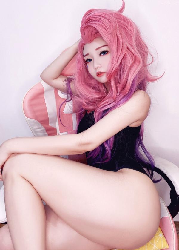    Potato-Godzilla 萨勒芬妮 Cosplay：英雄联盟人气角色还原，黑丝内衣诱惑，展现波涛胸涌的迷人曲线，二次元甜美写实大片第12张图片
